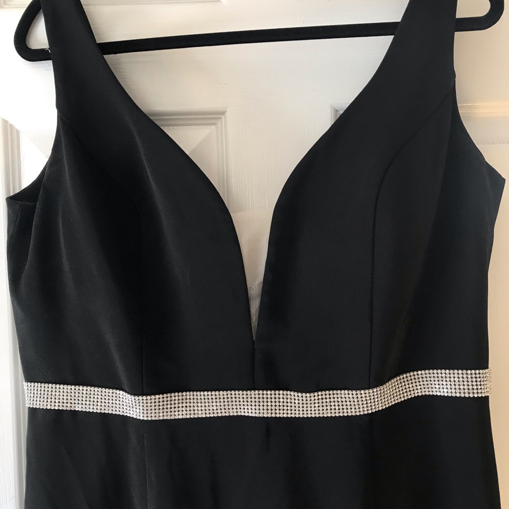 Black long gown - Picture 3 of 4